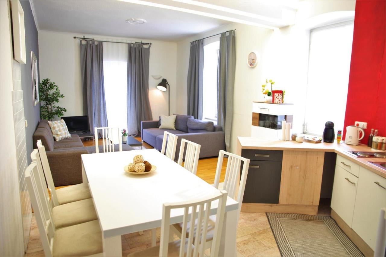 Spacious Apartment In The Heart Of Innsbruck Eksteriør billede